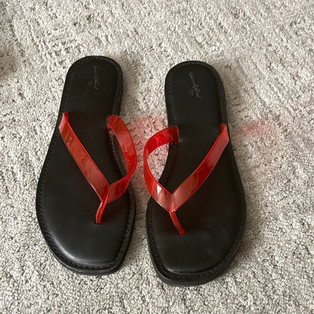 Universal Thread Jelly Flip Flops